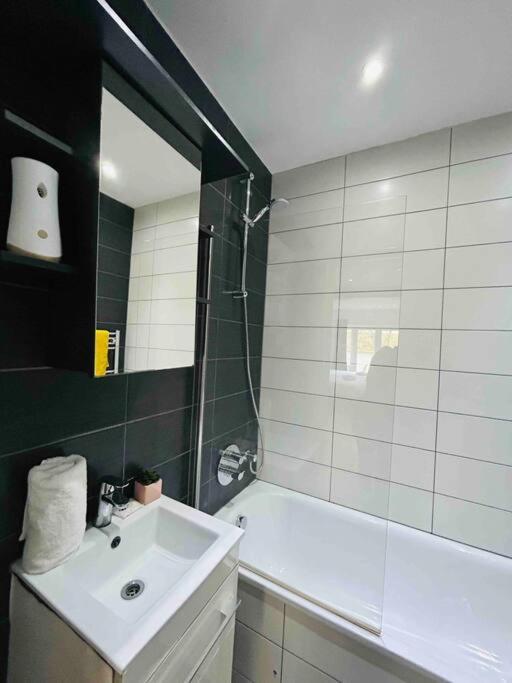 Modern Studio Near Bethnal Green London Exterior photo